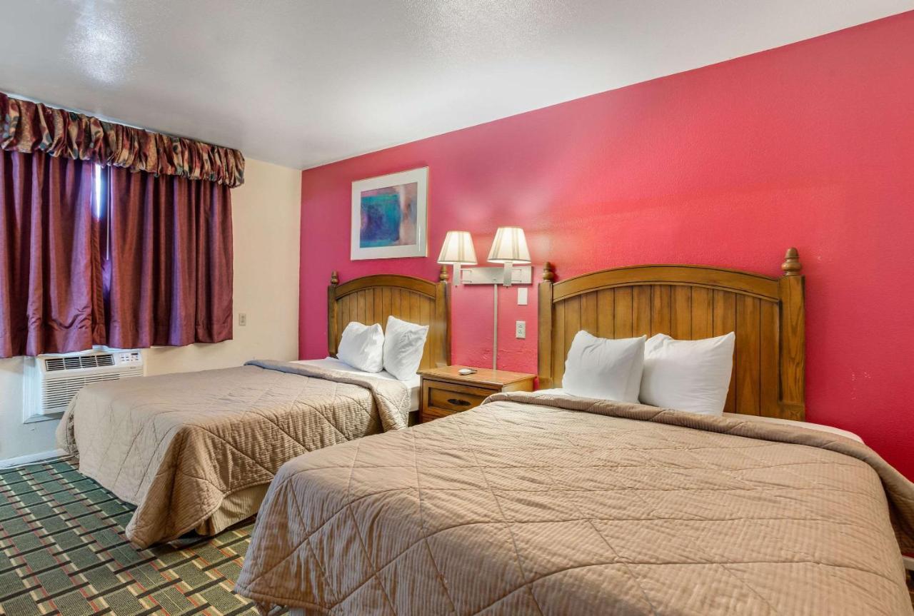 Rodeway Inn & Suites Raton Exterior foto