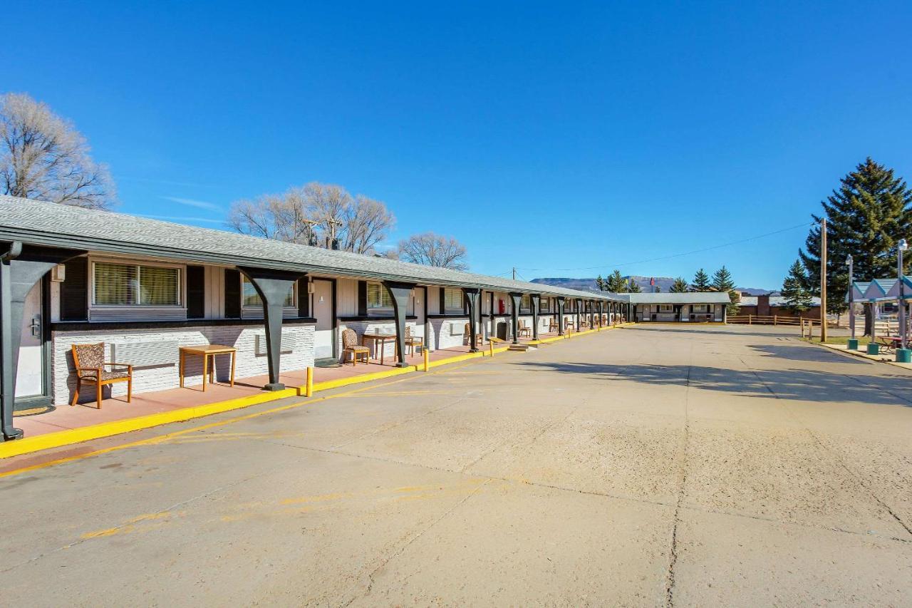 Rodeway Inn & Suites Raton Exterior foto